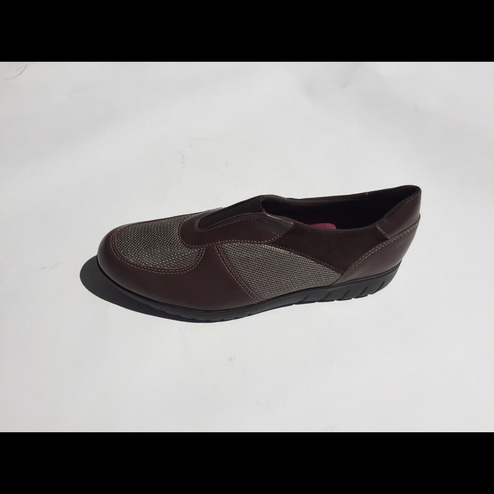 Munro Olympia Sneaker - NWB